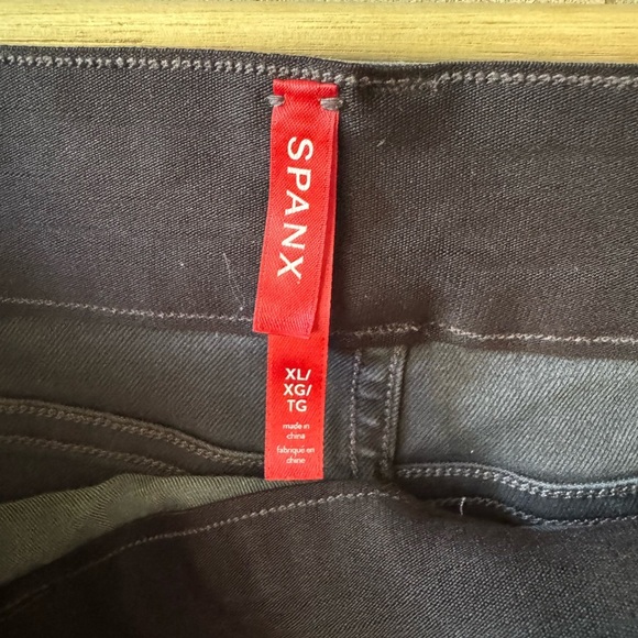 Charcoal Shorts Spanx 6” Twill Slimming Shaping | Pull On | Sz XL - Picture 5 of 7